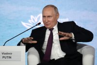 Президент РФ Владимир Путин на Восточном экономическом форуме