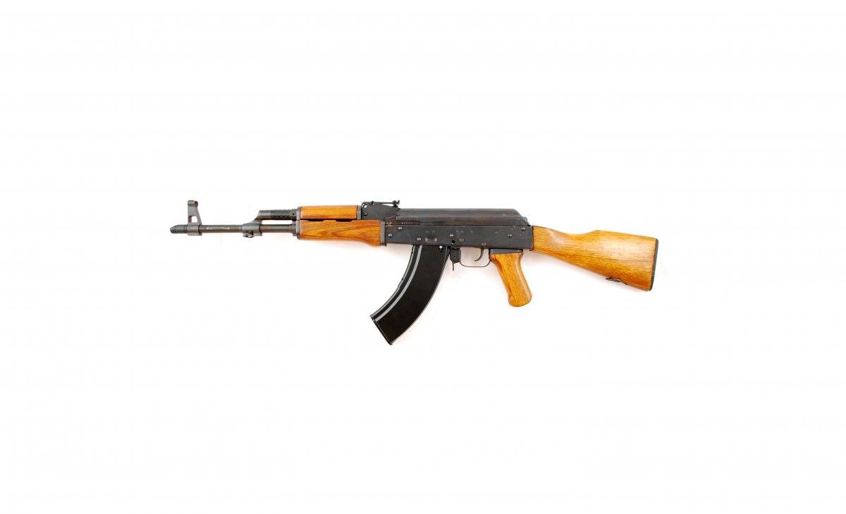 Для школ Ростовской области купили макеты гранат, пистолетов и АК-47