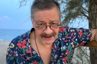 «Даже гавайская рубаха, в которой Назаров все это читал, не помогла».