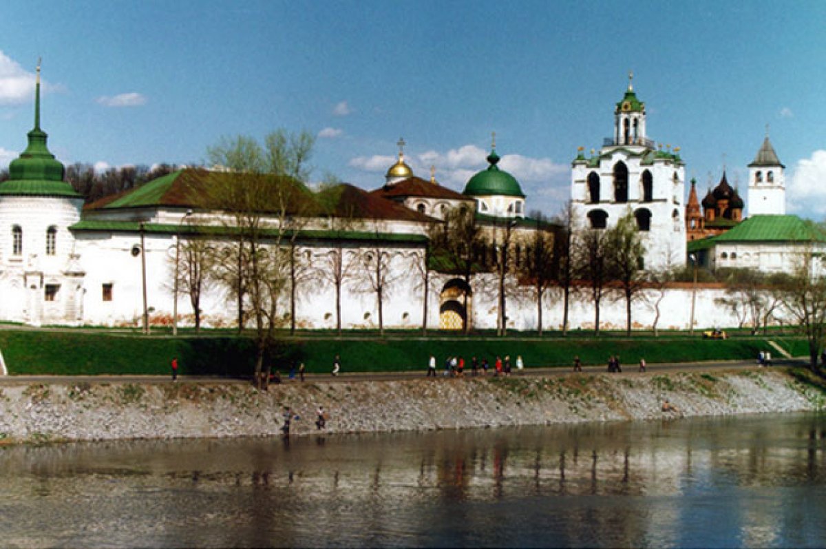 Заповедник ярославль ярославская. Спасо-Преображенский монастырь Ярославль. Спасо-Преображенский музей заповедник Ярославль. Ярославский Кремль и Спасо Преображенский монастырь. Спасо-Преображенский монастырь (Ярославский музей-заповедник).