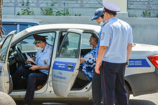 Кемеровчан регулярно проверяют инспекторы на нарушения. 