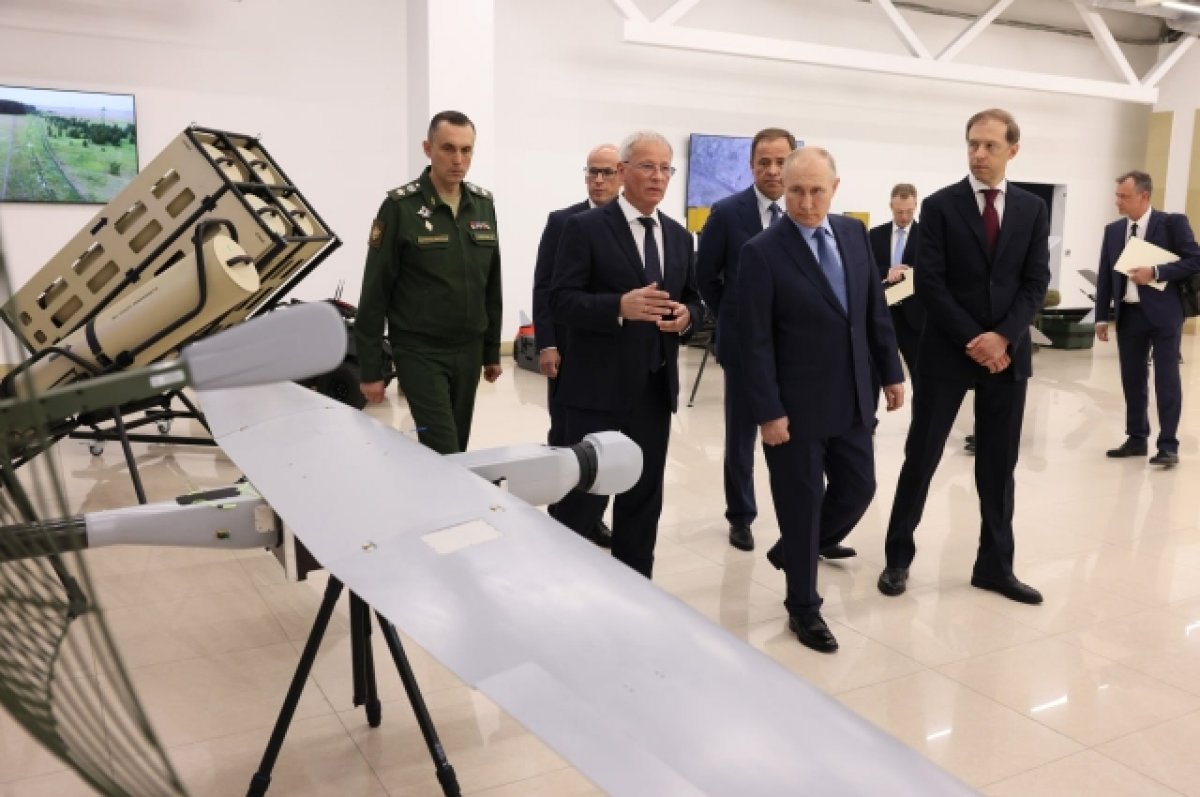 Путин посетил завод в Ижевске, где изготавливают дроны-камикадзе Ланцет