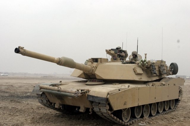 Танк Abrams.