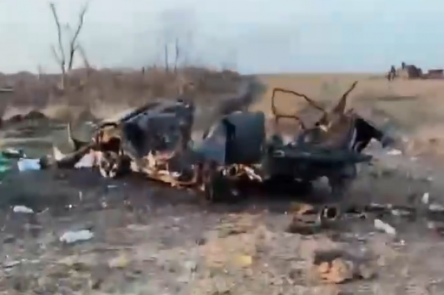 В Сеть попало видео с разбитыми бронемашинами НАТО в районе Вербового0