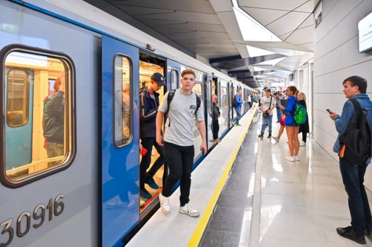 Собянин поручил обновить подвижной состав московского метро до 2026 года