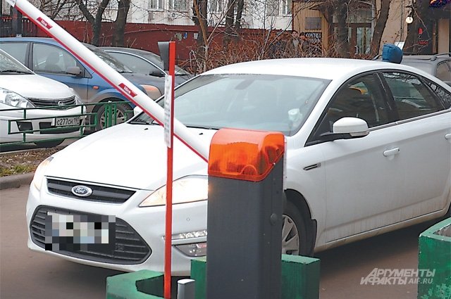 Законность «бронирования» парковочного места во дворе: что нужно знать