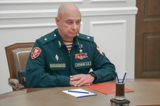 Сергей Бураков имеет звание Героя России.