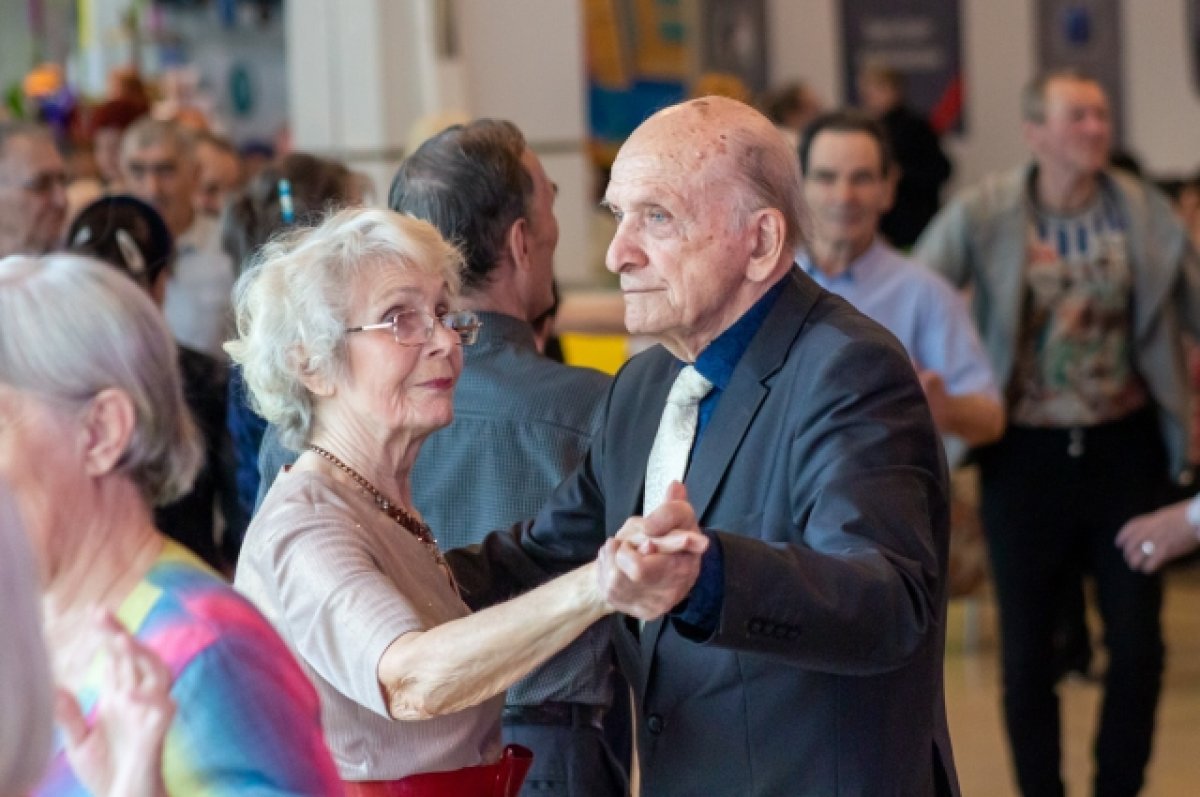 Танцы для пенсионеров. Пенсионеры. Танцы в Царицыно для пенсионеров.