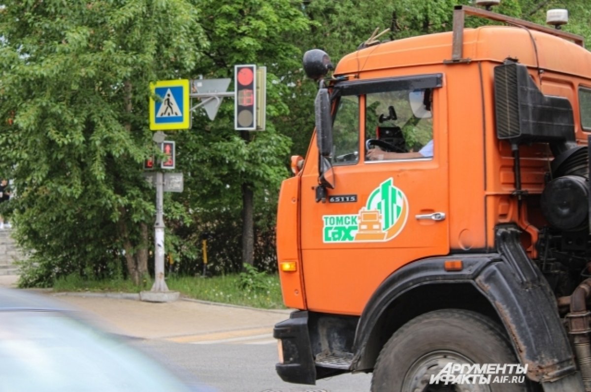 В Томске обнаружили нехватку спецтехники для зимнего периода | АиФ Томск