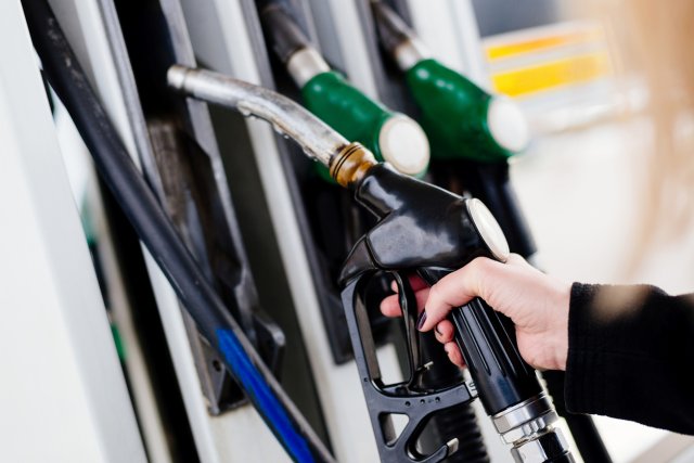 Вопрос выгоды. Правительство приняло меры к снижению цены бензина на АЗС8