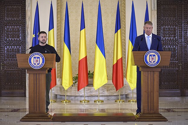 Президент Румынии Клаус Йоханнис и президент Украины Владимир Зеленский.