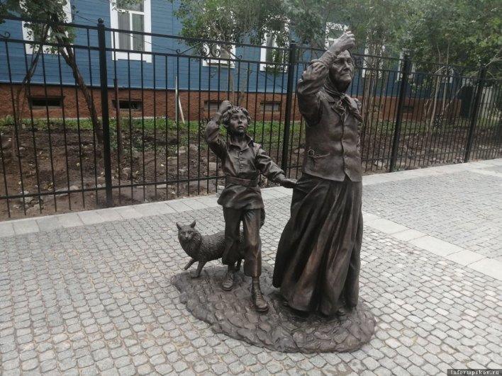 Памятник Бабушке-богомолке и ее внуку - давняя задумка Тихона, которая воплотилась в 2023 году