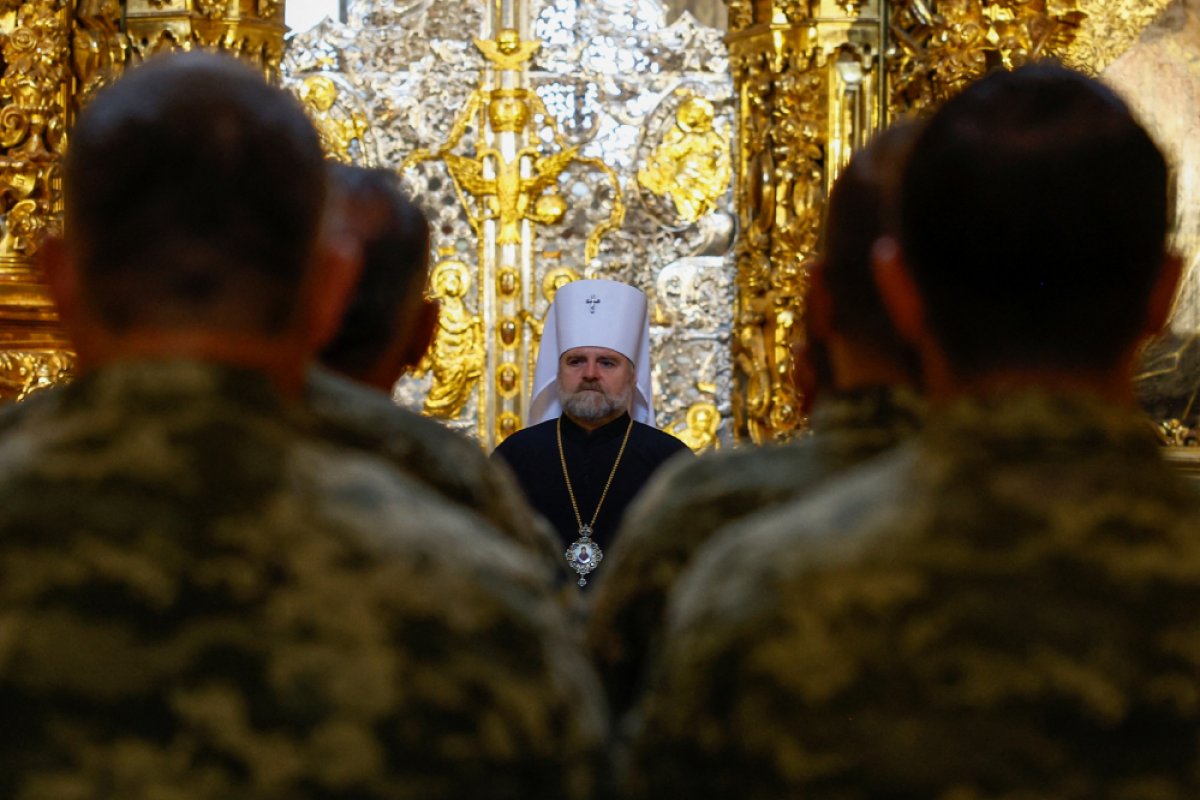 Решили разделить. В ВСУ сталкивают православных и униатов | Аргументы и  Факты