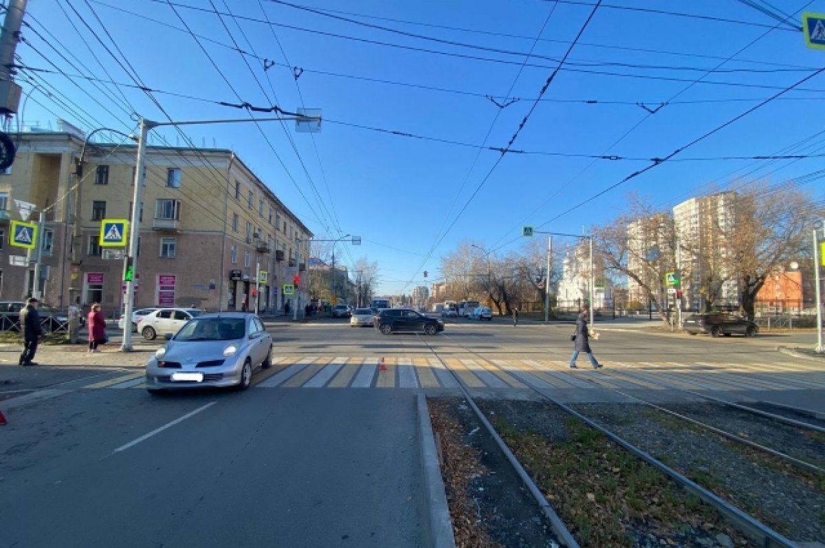 В Новосибирске водитель проехала на красный свет и сбила мальчика | АиФ  Новосибирск