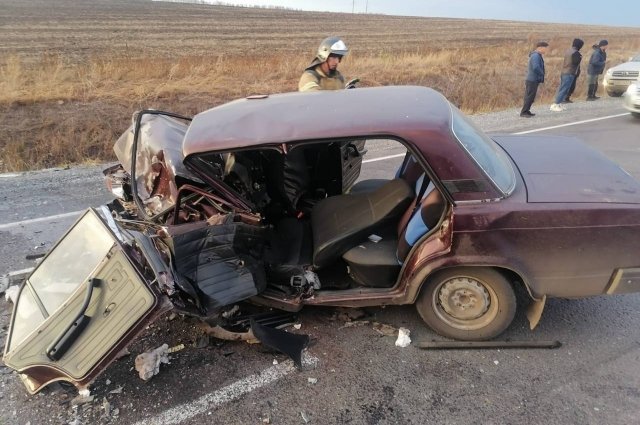 Только одному пассажиру этого автомобиля удалось выжить.