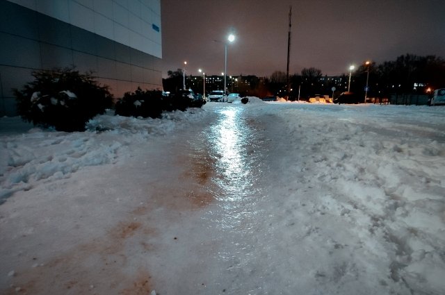 Водителям рекомендуют соблюдать дистанцию.