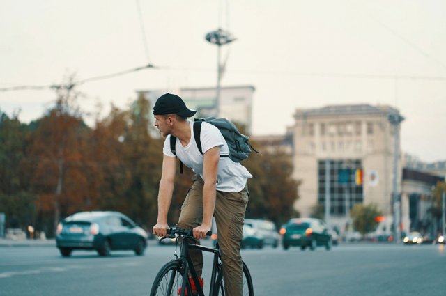 Пока что ездить на велосипедах по Волгограду опасно – инфраструктуры в городе для этого почти нет.