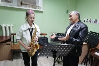 Хороший саксофон стоит десятки тысяч рублей, говорит Александр Булгак.