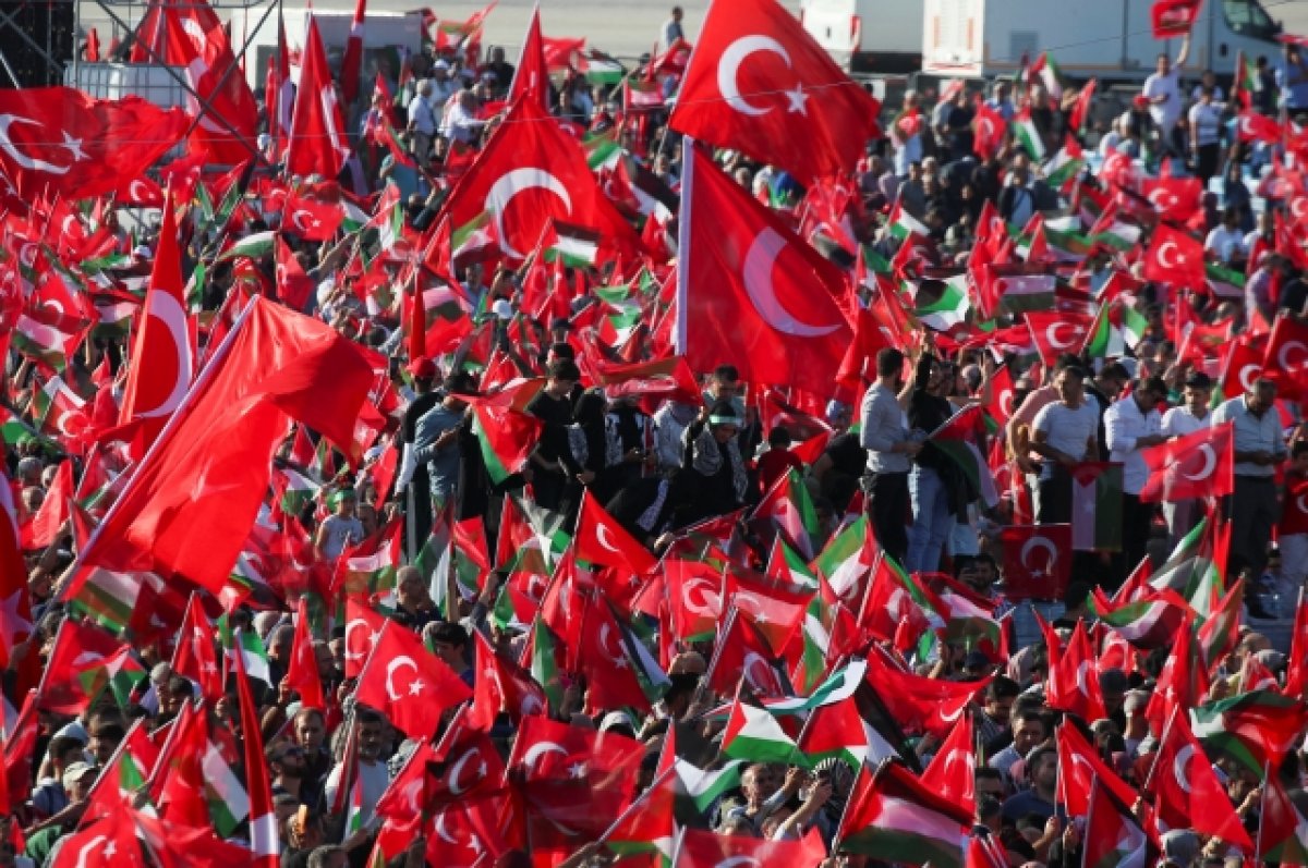 Эрдоган: 1,5 млн жителей Стамбула вышли на митинг в поддержку Палестины