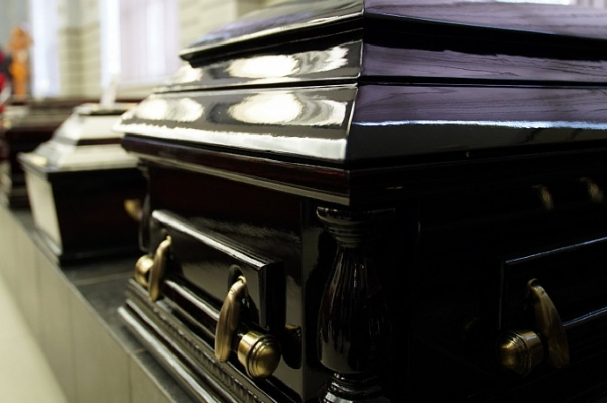 На похоронах в Мексике покойник выпал из гроба