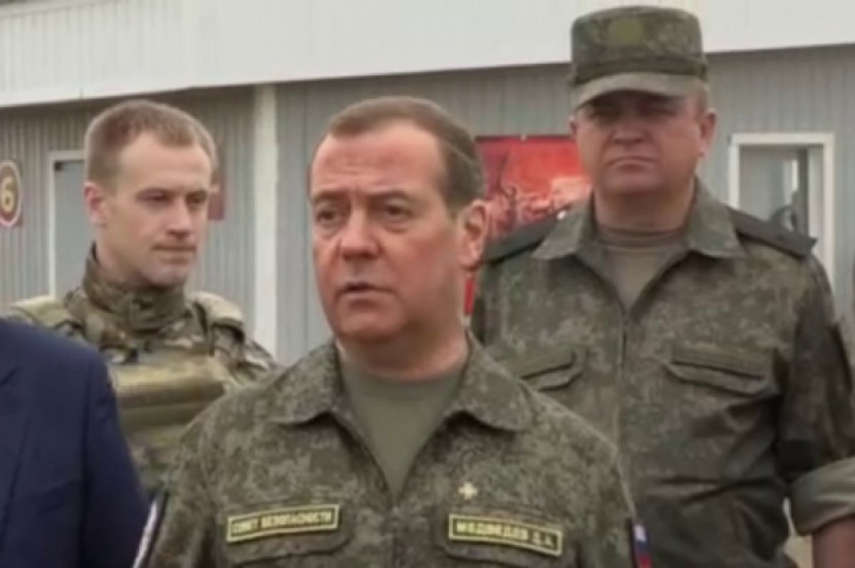 Медведев заявил, что Европа приближается к своему вырождению с подачи США