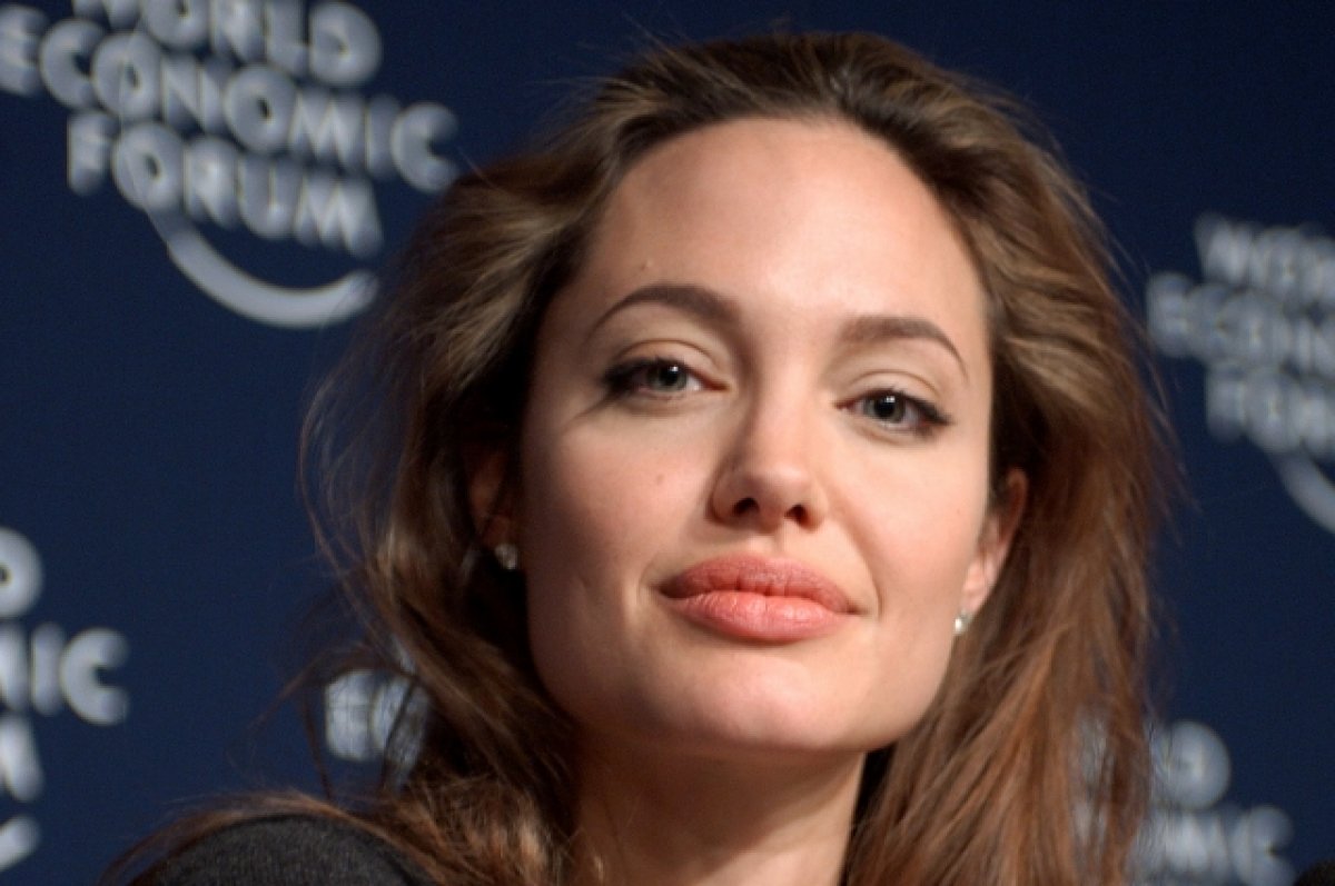 Актриса Анджелина Джоли призвала прекратить огонь в Израиле и секторе Газа