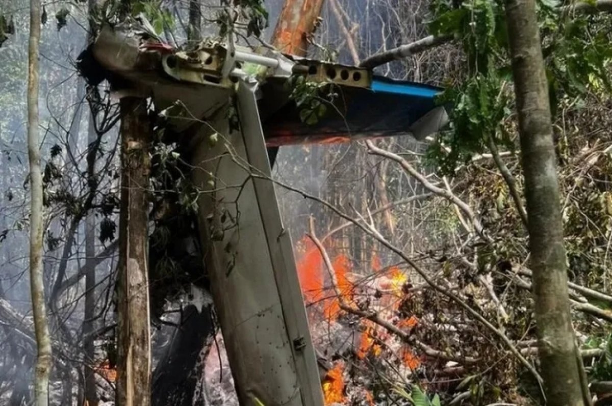 В Бразилии 12 человек погибли в результате крушения самолета