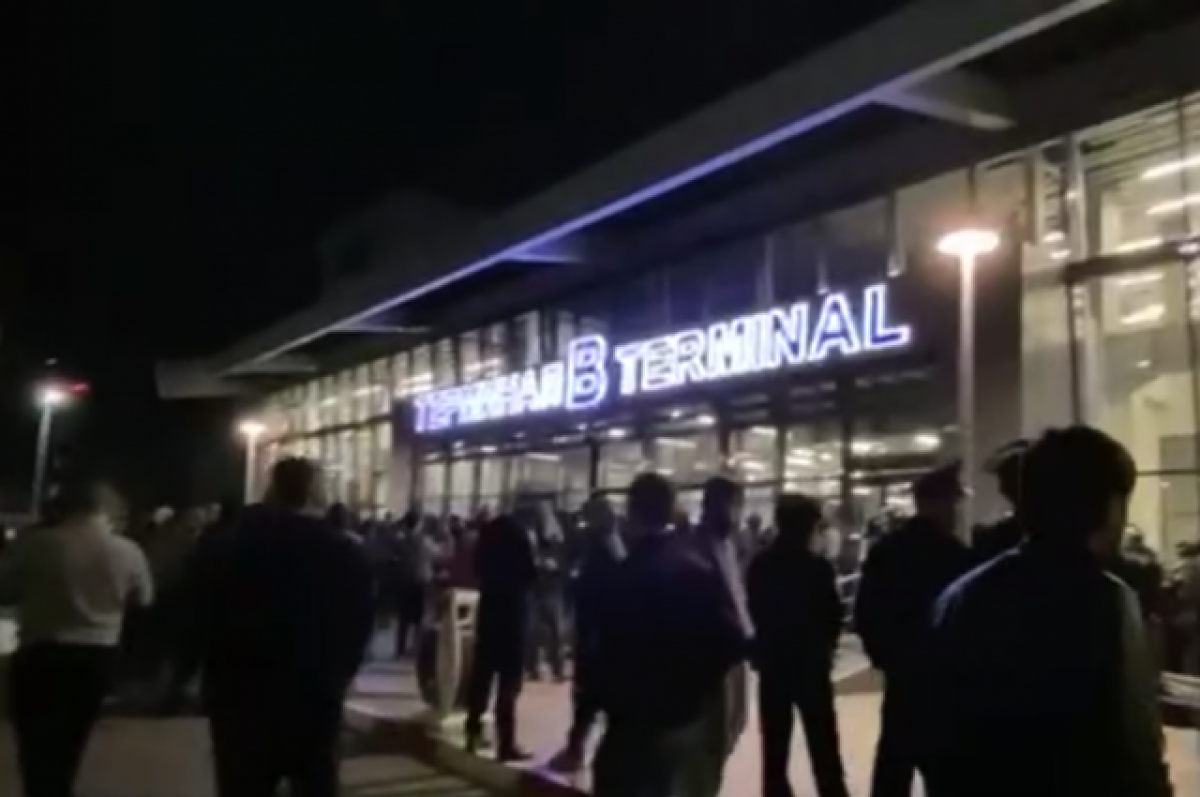 Пожарная тревога прозвучала в аэропорту Махачкалы