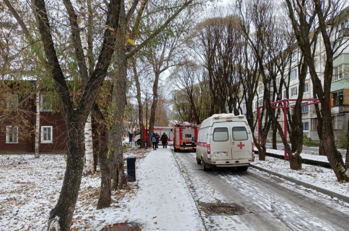 Пожарные и скорая выехали по тревоге в школу №5 Вологды | АиФ Вологда