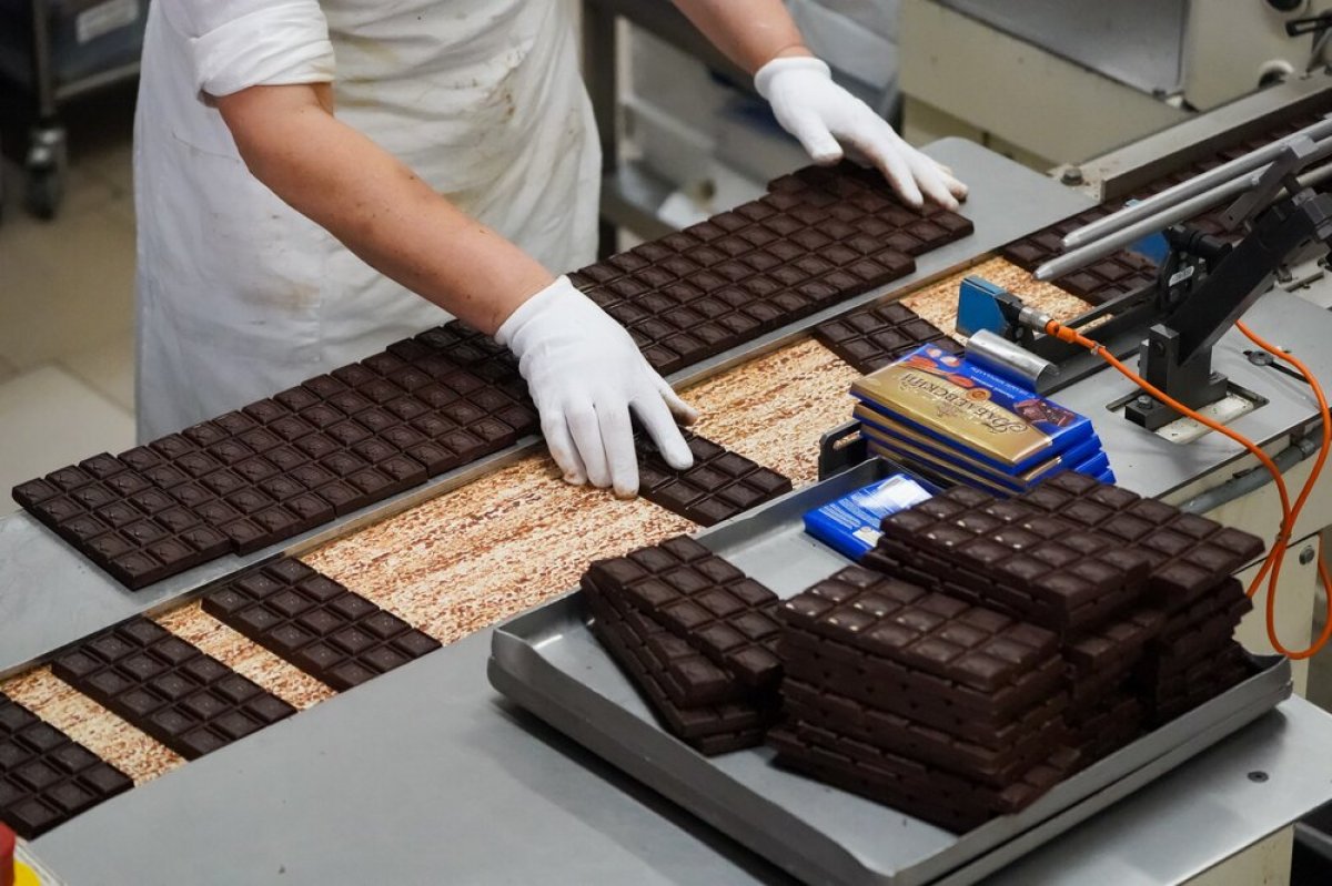 Дело в бобах. Цены на шоколад в России к началу 2024 года вырастут на 50%