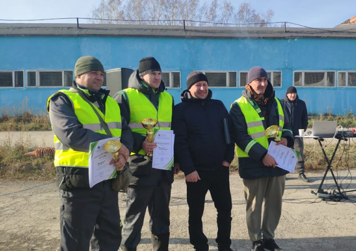 Водители мусоровозов показали свое мастерство на конкурсе «Лучший водитель»  | АиФ Новосибирск