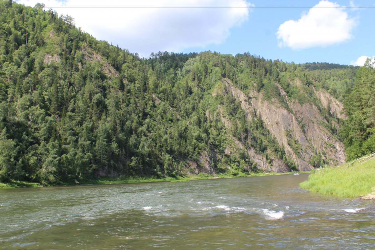 В районе перевала Дятлова пропали пять туристов во время сплава по реке