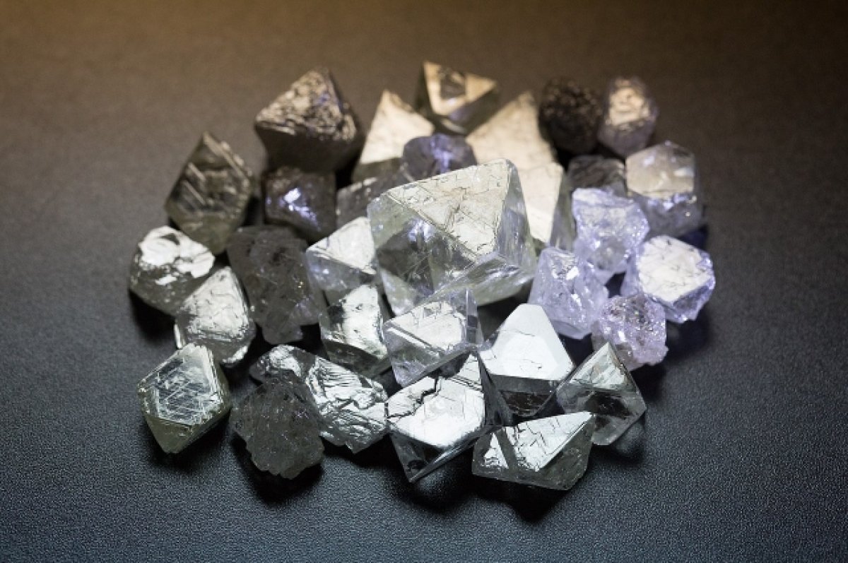 Россия впервые произвела более трети алмазов в мире