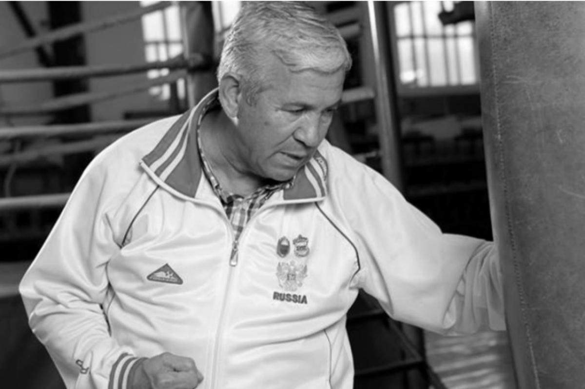 Умер тренер Чапанов, воспитавший олимпийского чемпиона по боксу Чахкиева