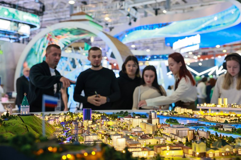 В макете Красноярска порядка 300 зданий и 11 инфраструктурных объектов.