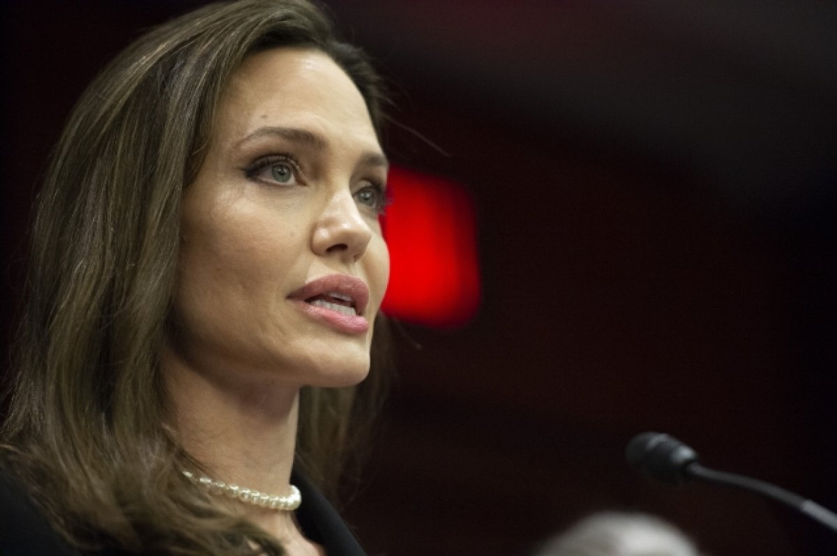 Отец Анджелины Джоли осудил дочь из-за поддержки Газы