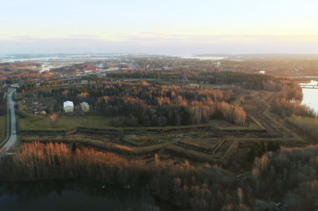 Крепость Кюменегород (Кюмень-город, фин. Kyminlinna, швед. Kymmeneborg) построена по указаниям Александра Суворова в 1791-1795 годы.