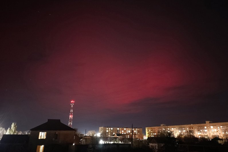 Красное полярное сияние в Астрахани.