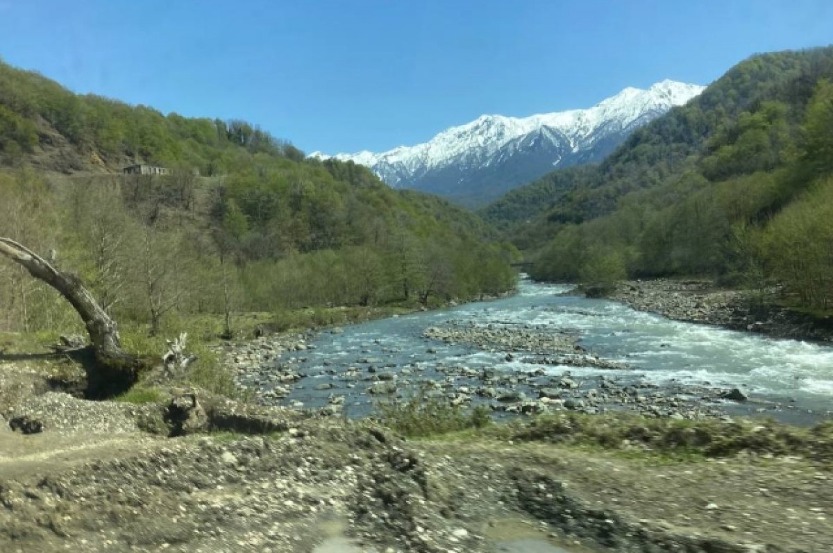 В горах Абхазии силовики ищут группу неизвестных вооруженных людей