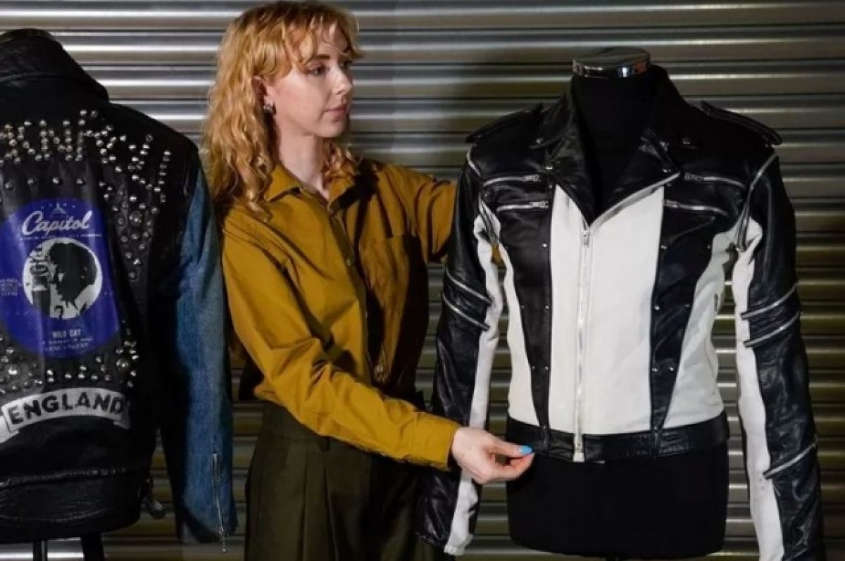 Куртку Майкла Джексона из рекламы Pepsi продали за $306 тысяч