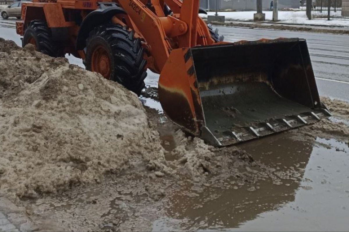 В Ярославле желтый автобус застрял в грязи – ЯРСМИ