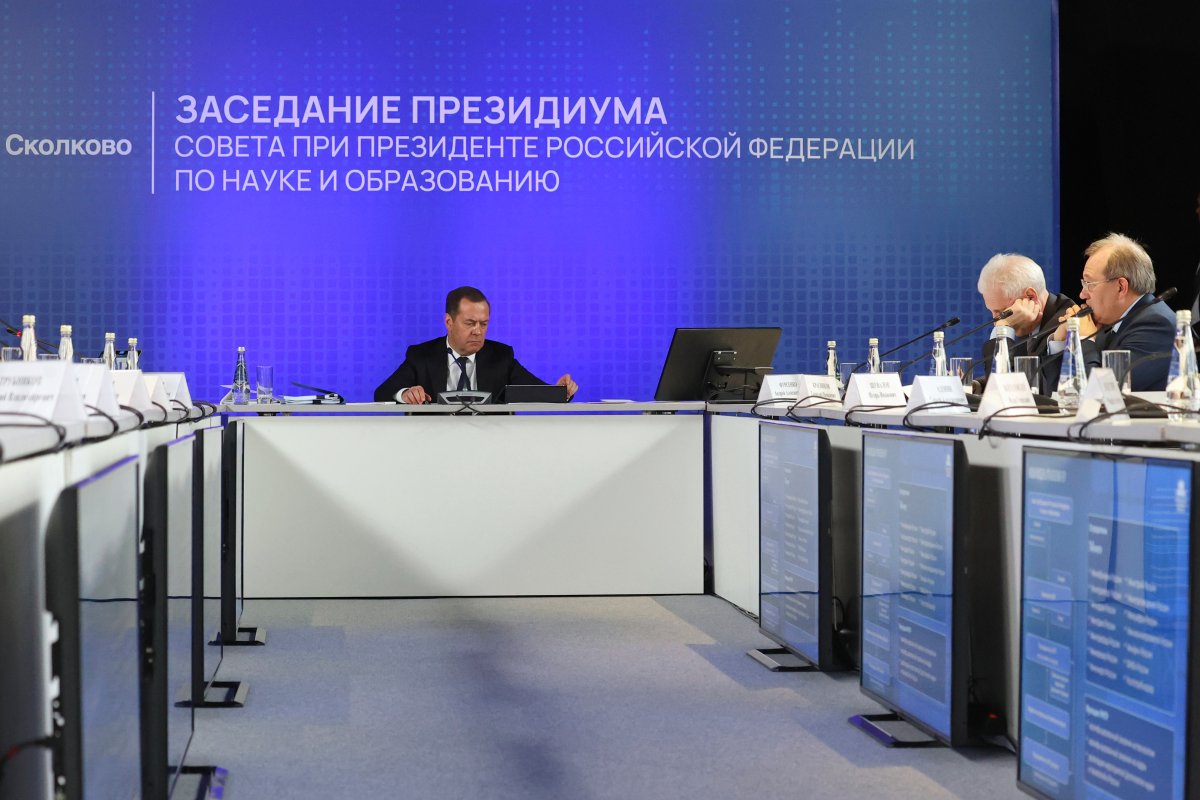 Медведев: России удалось не допустить массового оттока ученых