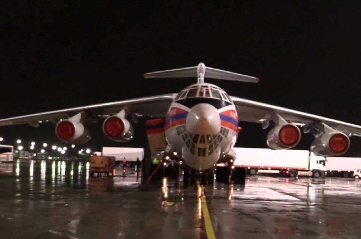 Спецборт МЧС с эвакуированными из сектора Газа россиянами вылетел в Москву