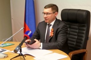 Владимир Якушев поручил федеральным инспекторам контролировать вопросы занятости в регионах УрФО.