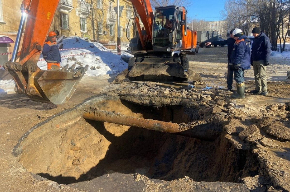 Из-за прорыва трубы в Хабаровске перекрыли улицу Лермонтова | АиФ Хабаровск