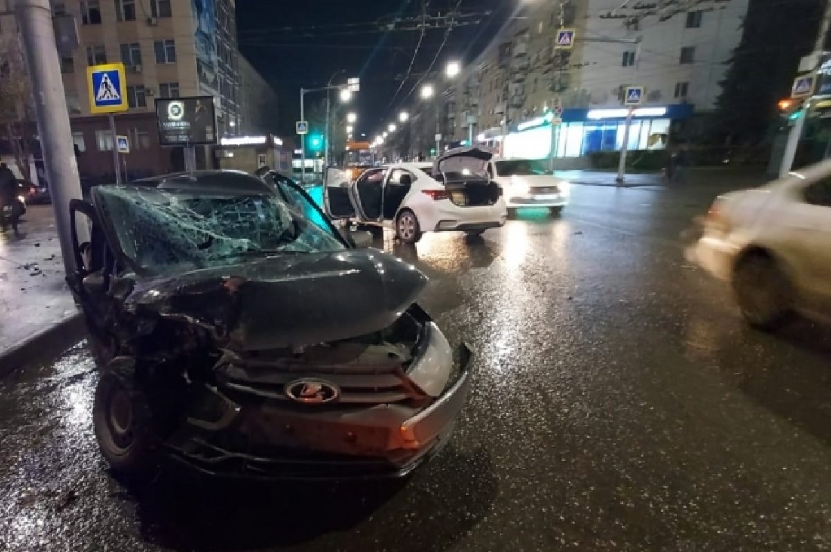 Три человека травмировались в ДТП в центре Саратова | АиФ Саратов