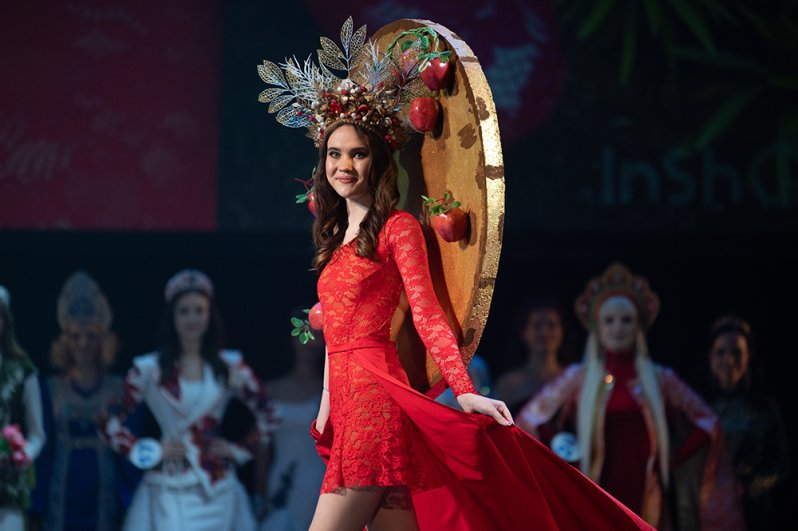 Вероника Ланко (Краснодарский край) во время финала всероссийского конкурса красоты 