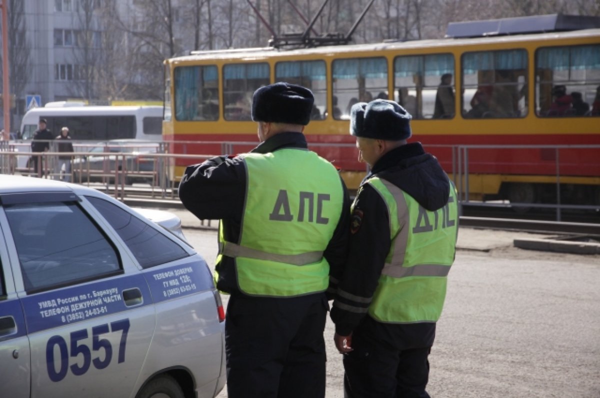 В Сыктывкаре молодые люди угнали автомобиль и подожгли его | АиФ Коми