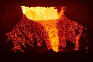 Уральская Сталь выдала 160-миллионную тонну чугуна.