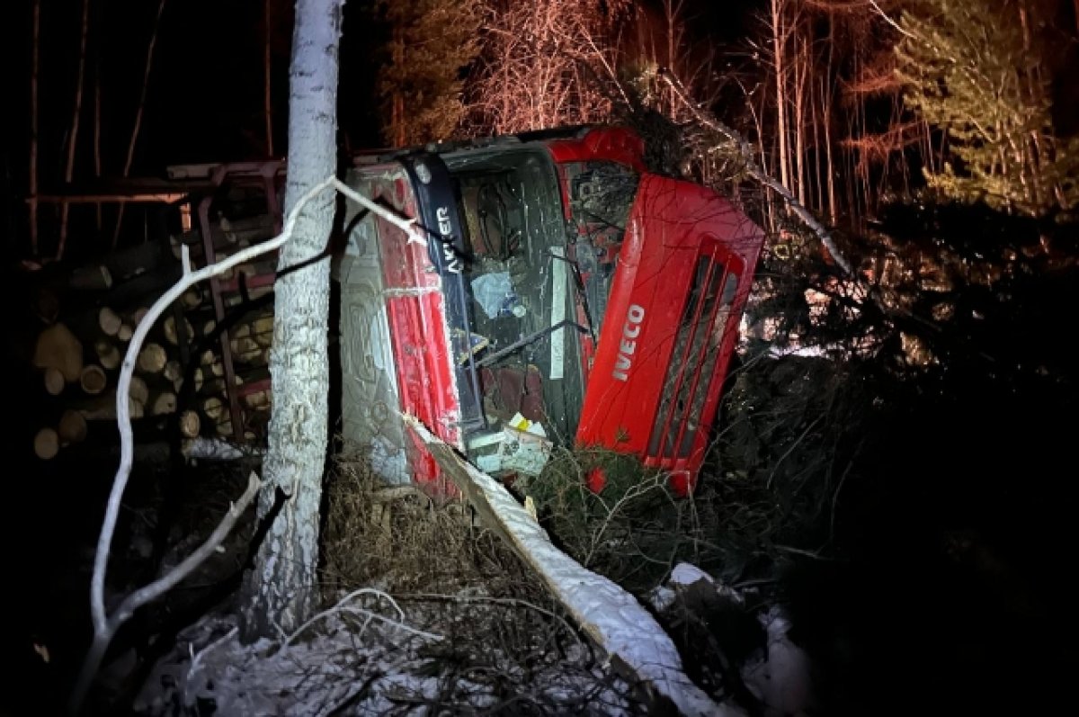 В Бурятии водитель грузовика погиб под колесами собственной машины